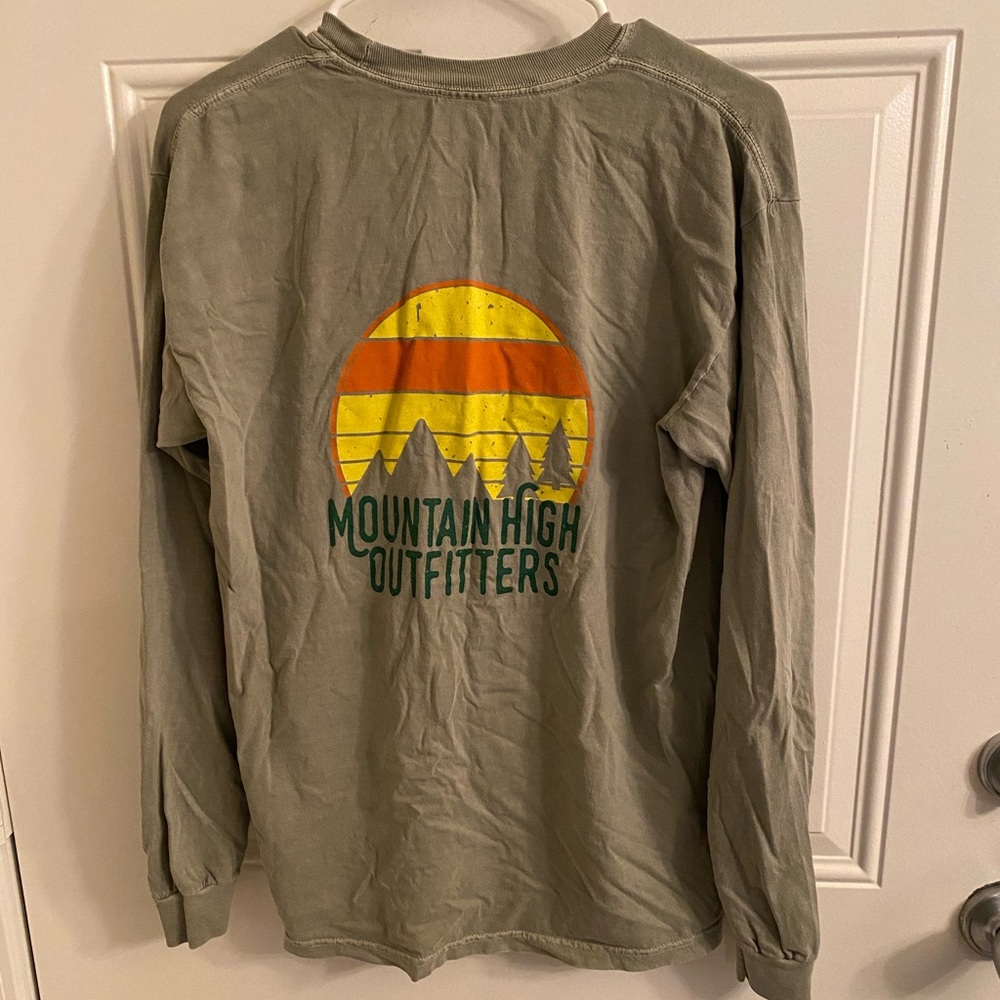 Mountain High Outfitters long sleeve shirt